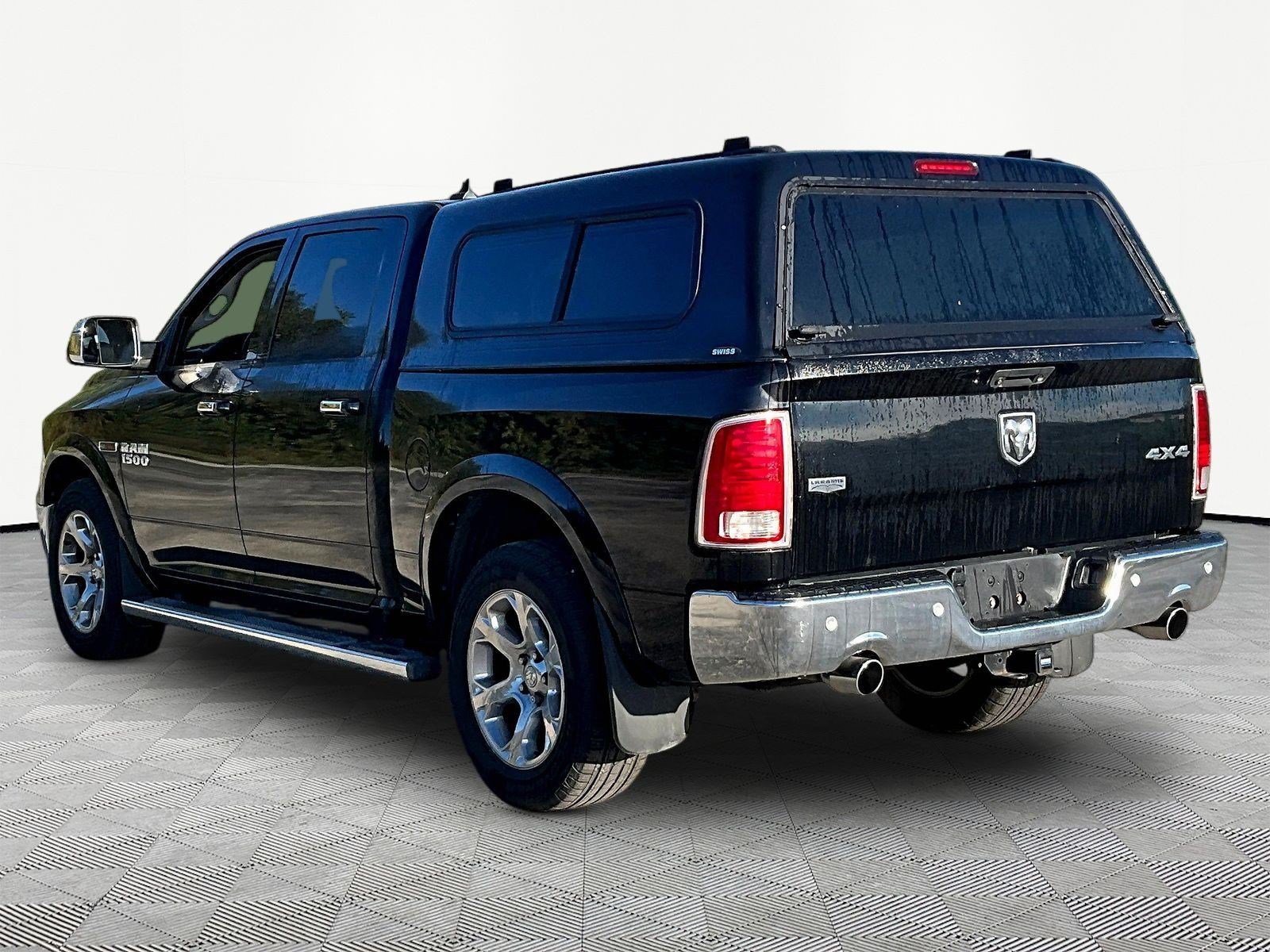 Used 2015 RAM 1500 Laramie w/ Convenience Group AWD/4WD image 11