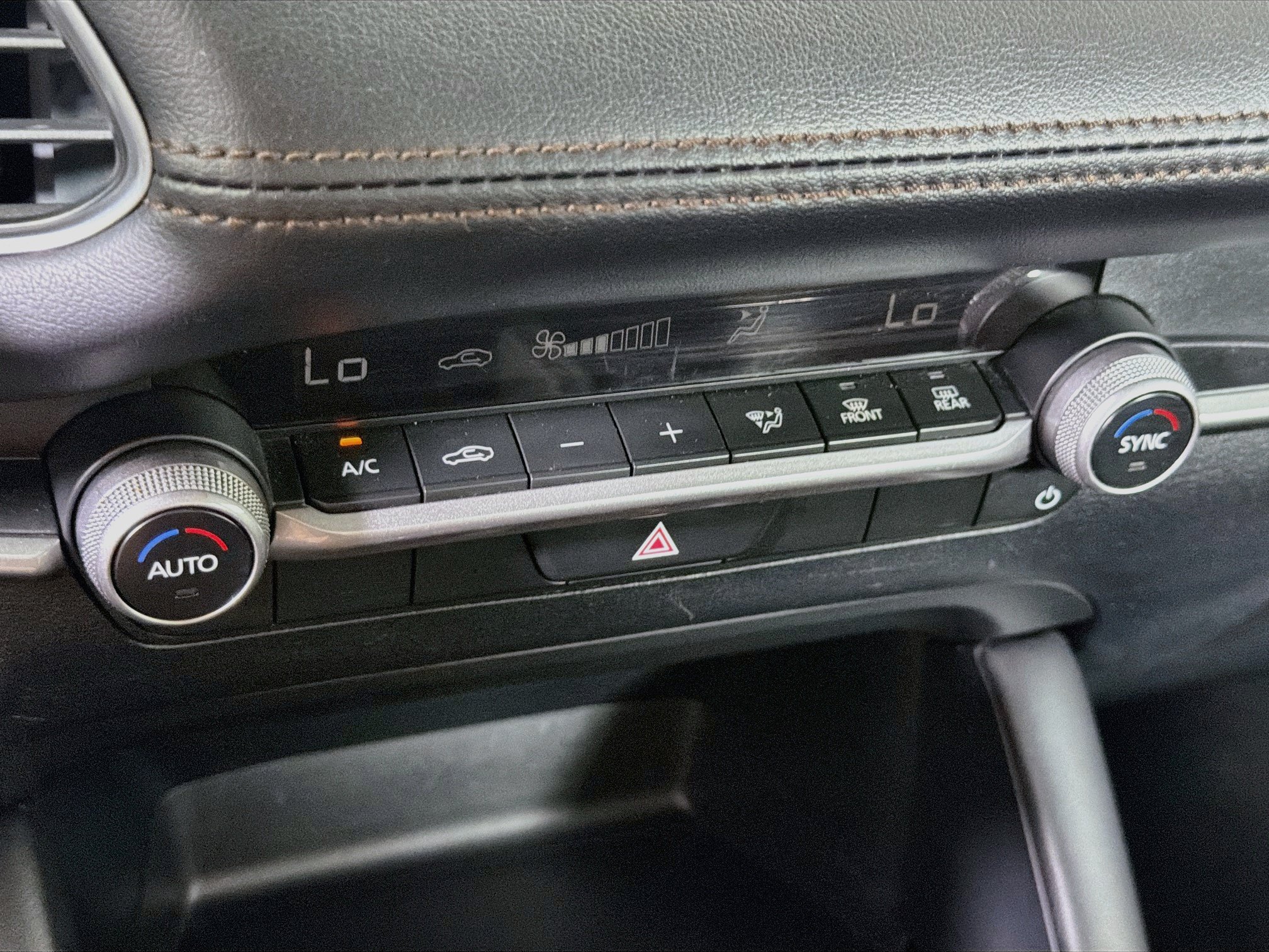 Used 2024 MAZDA MAZDA3 s FWD image 24