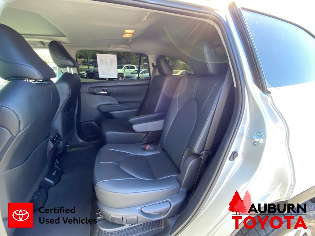 Certified 2024 Toyota Highlander XLE AWD/4WD image 29