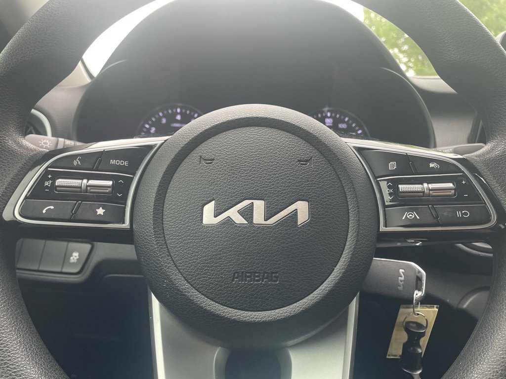 Used 2024 Kia Forte LXS image 9