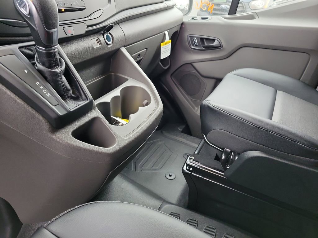 New 2026 Ford Transit 250 148 Medium Roof image 32