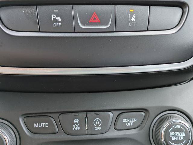 Certified 2021 Jeep Cherokee Latitude Plus FWD image 24