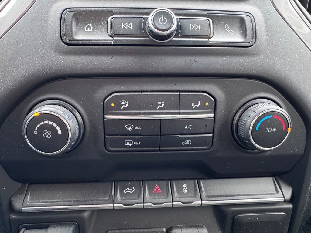 Used 2020 Chevrolet Silverado 2500 Custom w/ Custom Value Package image 17