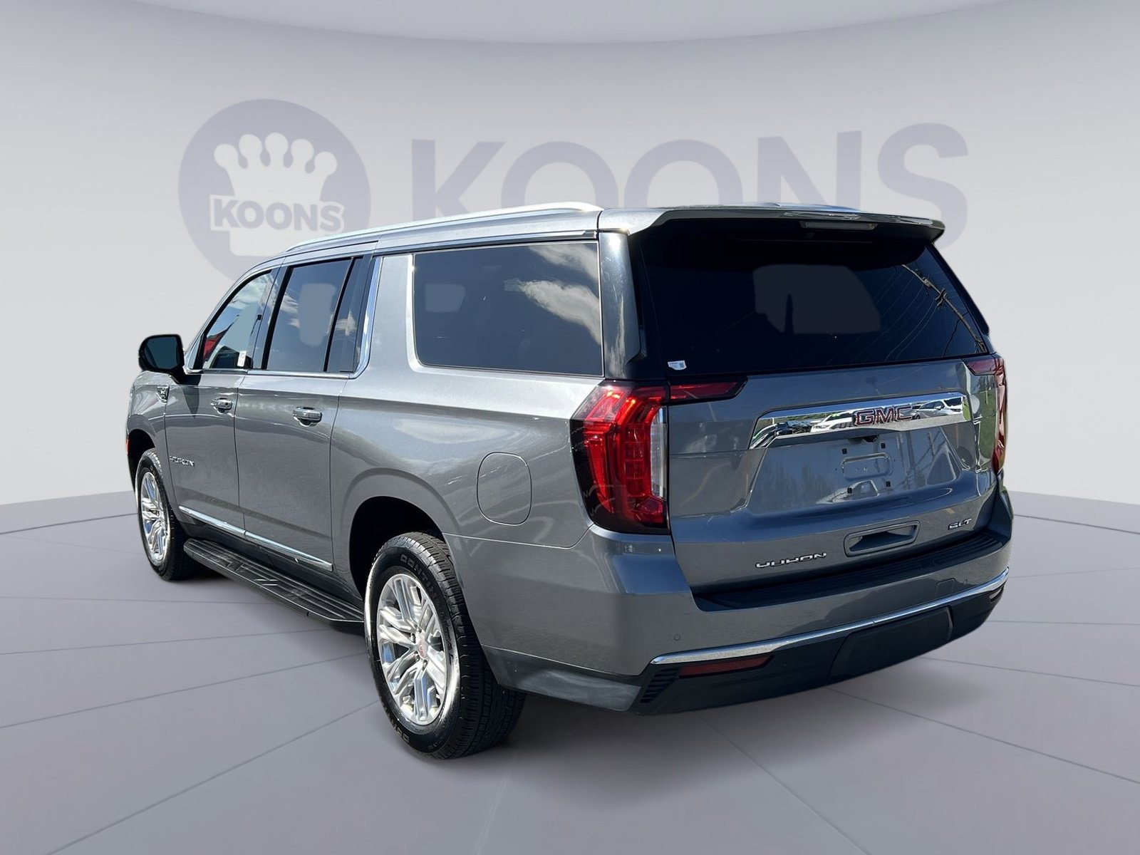 Used 2022 GMC Yukon XL SLT w/ SLT Premium Package image 14