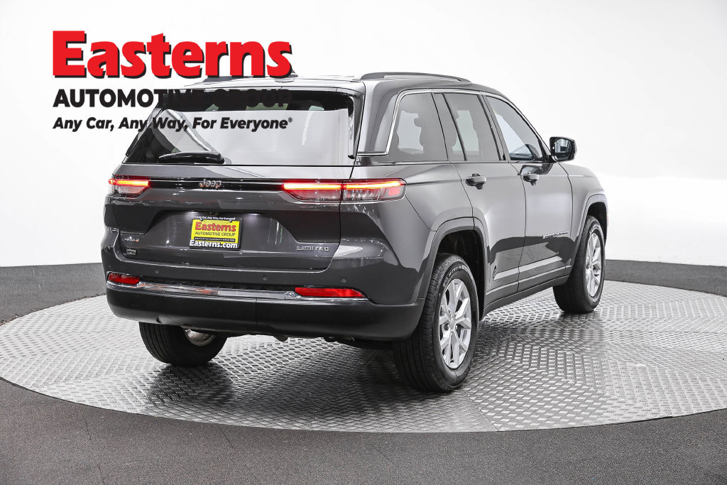Used 2023 Jeep Grand Cherokee Limited AWD/4WD image 6