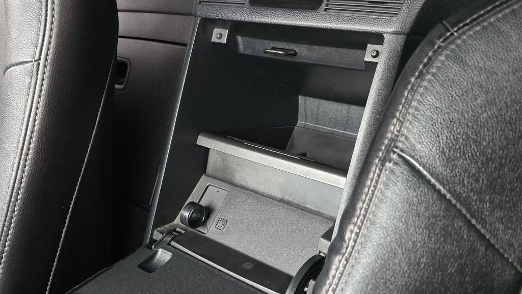 Used 2007 MAZDA MX-5 Miata Grand Touring w/ Premium Pkg image 33