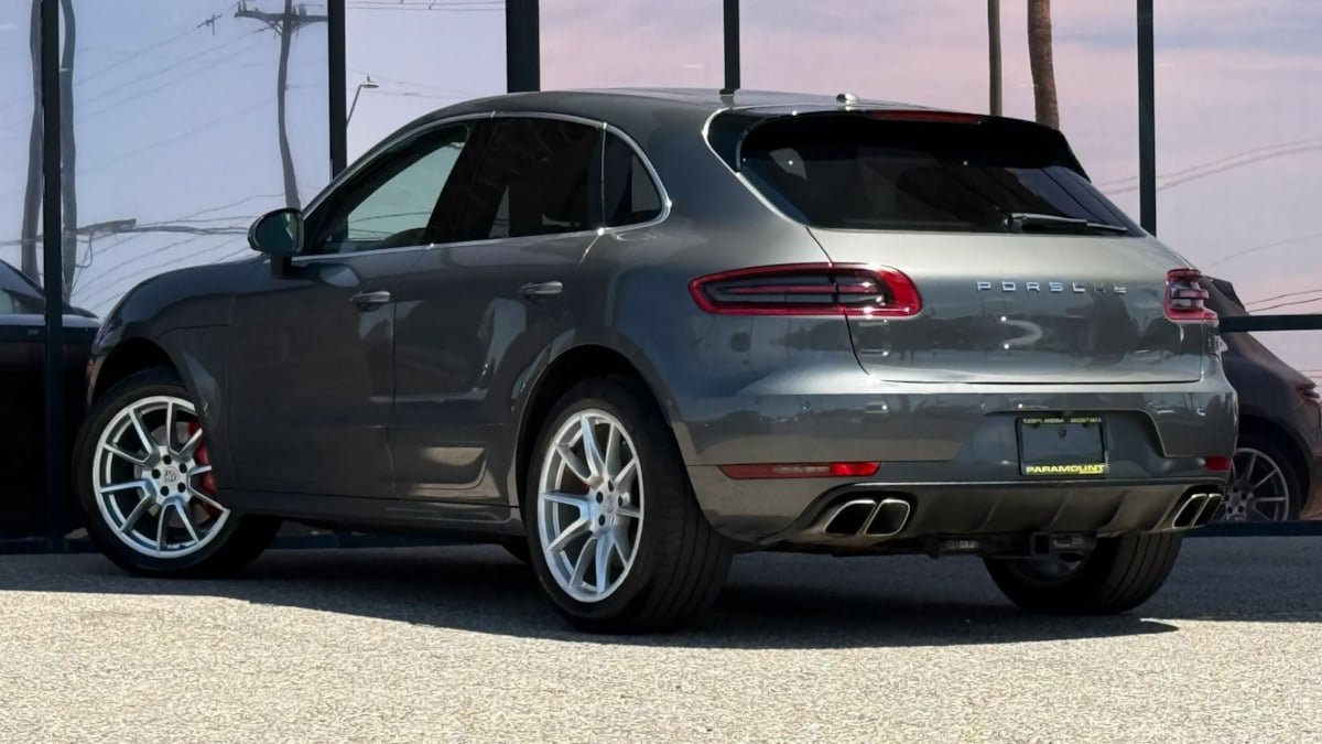 Used 2016 Porsche Macan Turbo AWD/4WD image 7