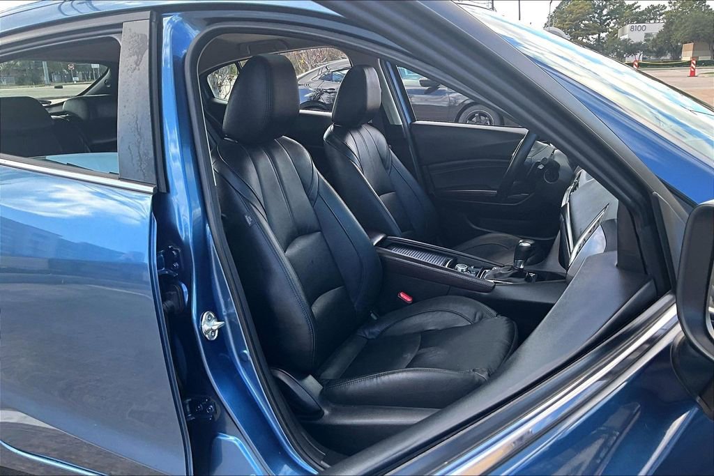 Used 2018 MAZDA MAZDA3 Grand Touring w/ Premium Equipment Package image 9