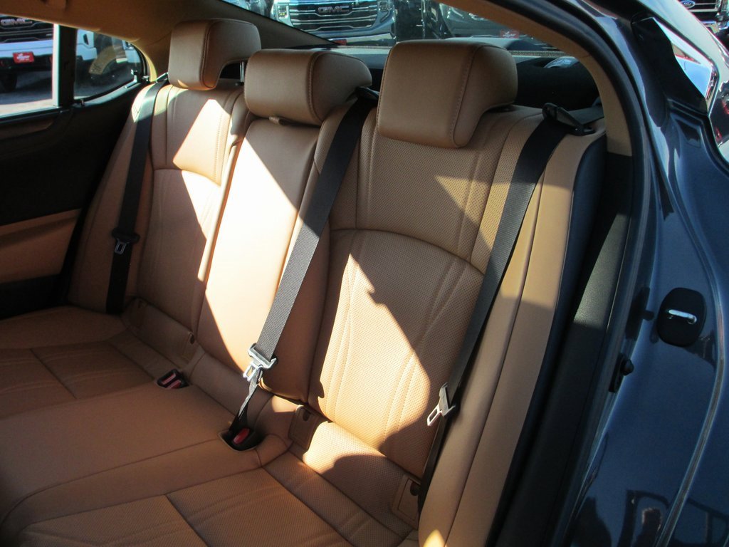 Used 2023 Lexus ES 350 Ultra Luxury image 17