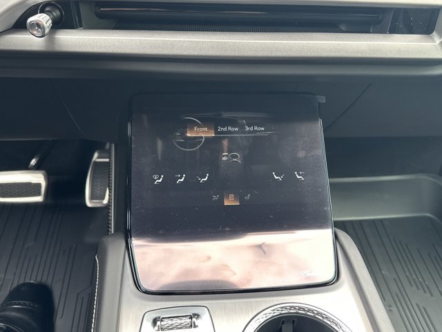 New 2026 Cadillac Vistiq Sport w/ LPO, Floor Liner Package image 20