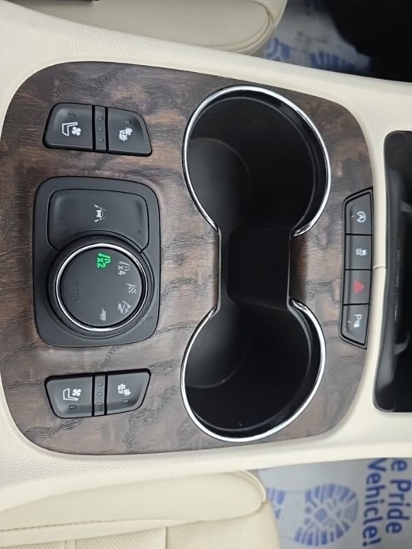 Used 2021 GMC Acadia Denali w/ Denali Ultimate Package image 19