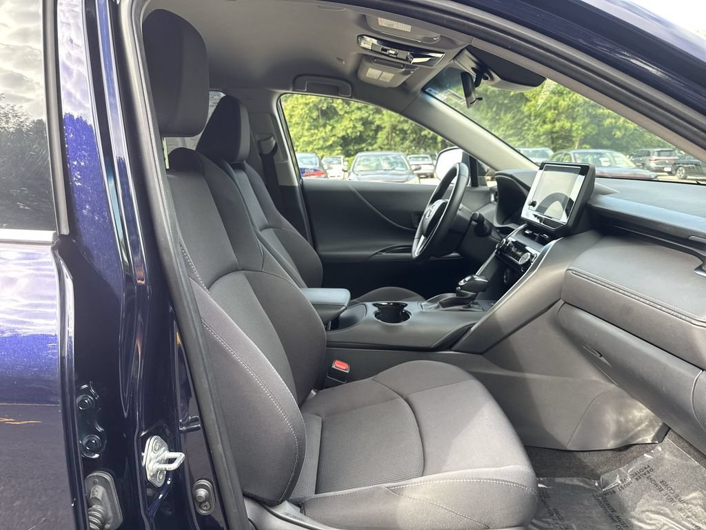 Used 2023 Toyota Venza LE AWD/4WD image 25