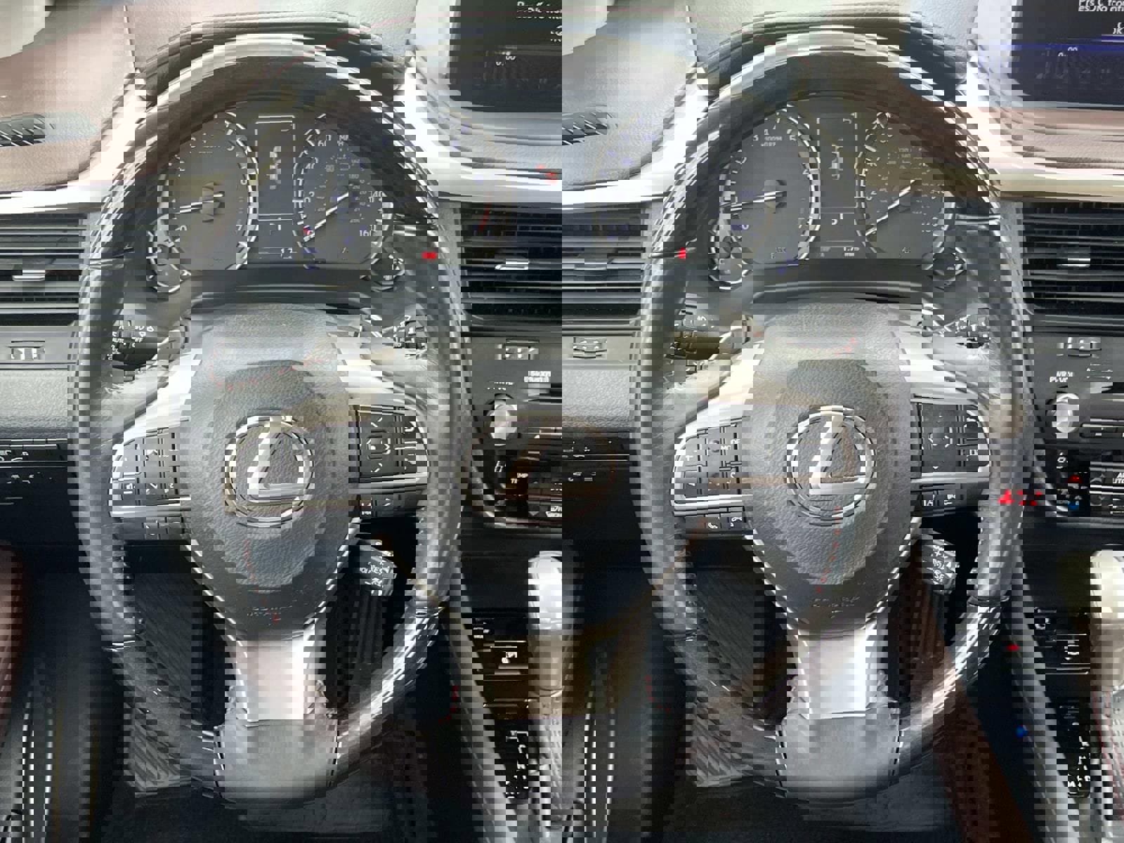 Used 2020 Lexus RX 350L Luxury w/ Accessory Package AWD/4WD image 23