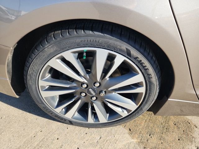 Used 2020 Lincoln MKZ Reserve w/ Elements Package image 12