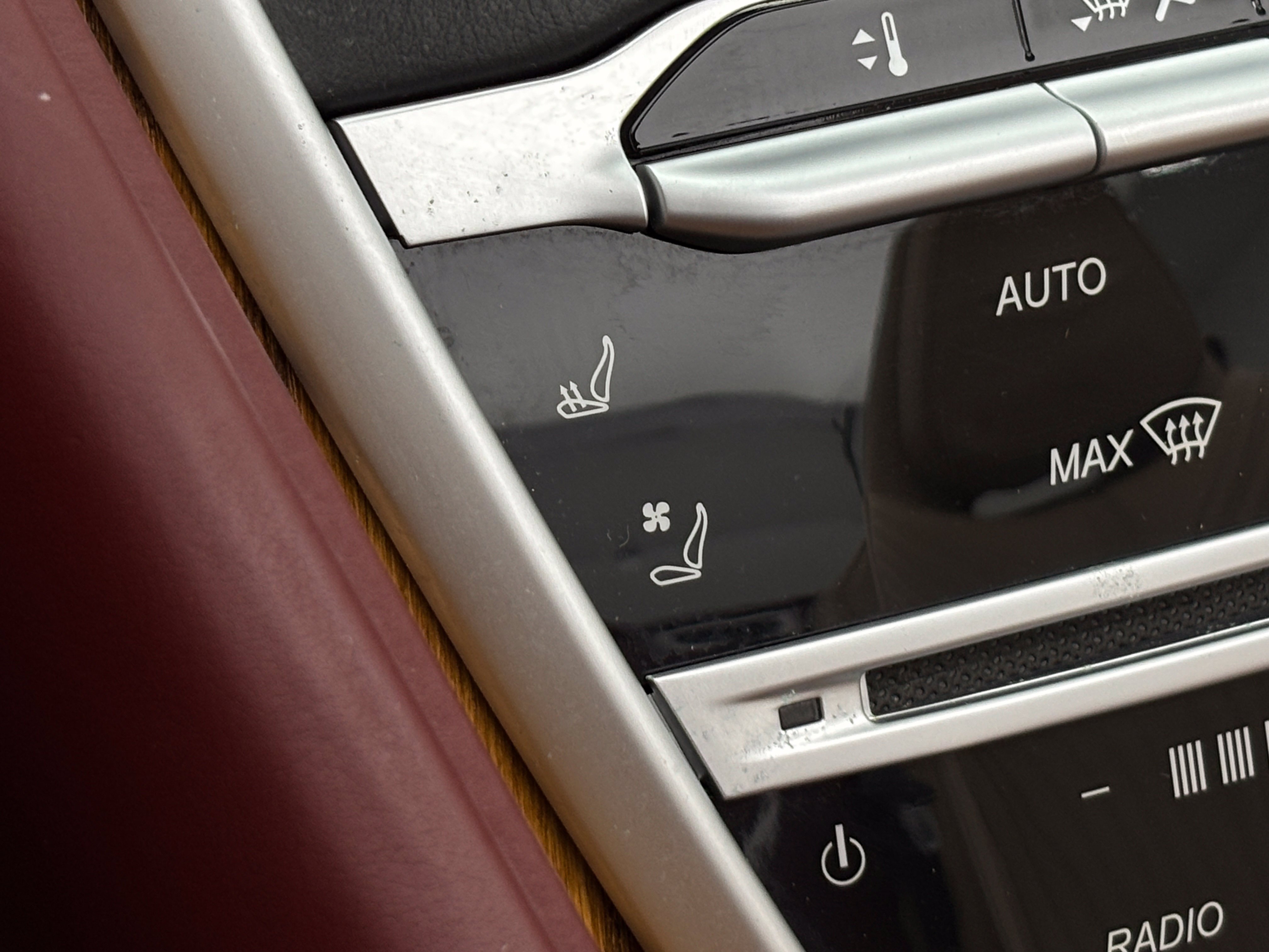 Used 2019 Aston Martin DB11 Volante RWD image 6