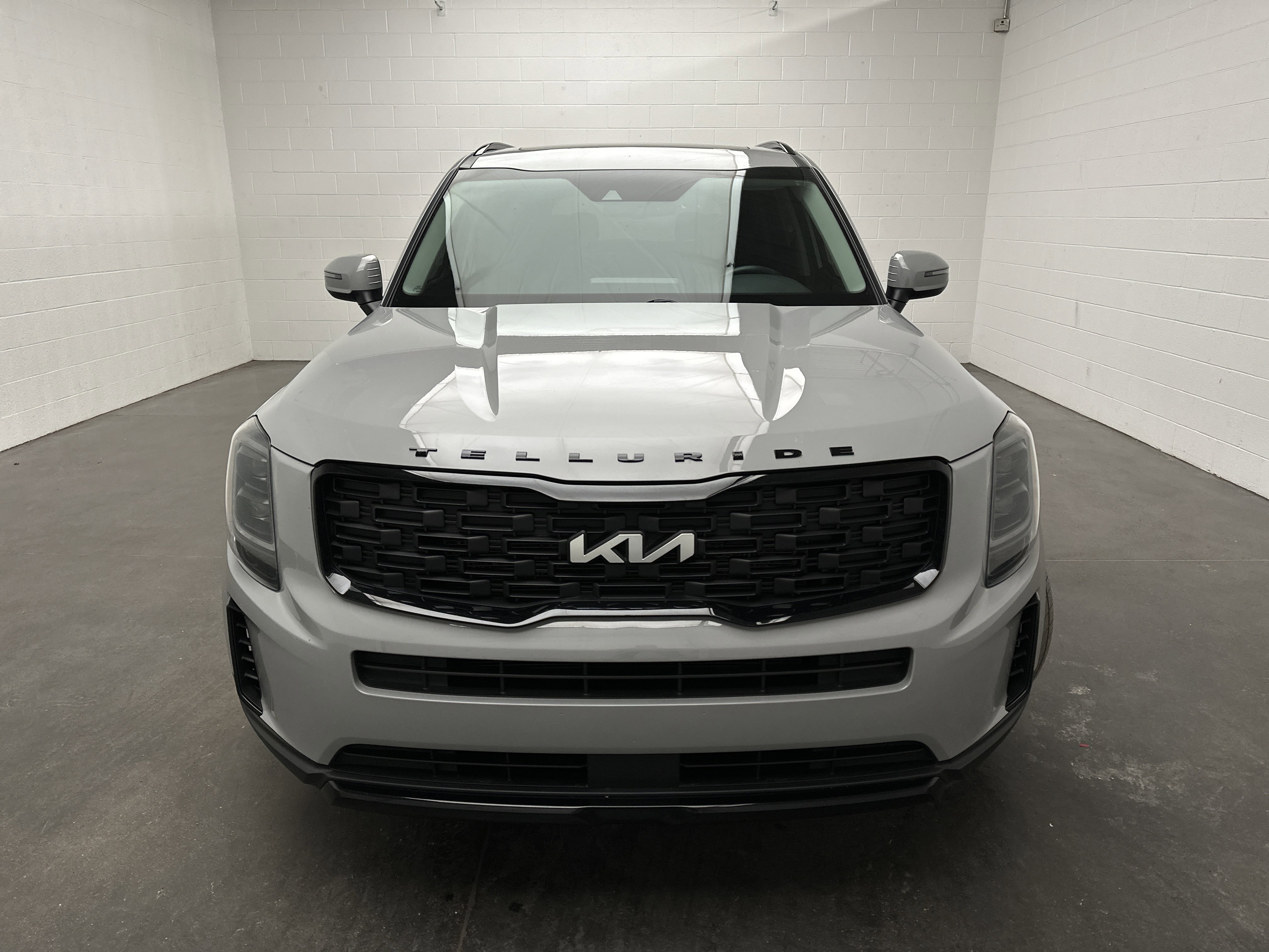 Used 2022 Kia Telluride EX w/ EX Premium Package image 3