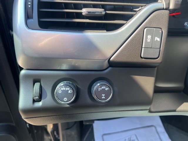 Used 2018 Chevrolet Tahoe LS AWD/4WD image 23