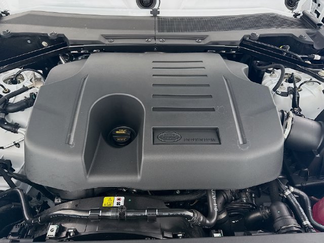 New 2026 Land Rover Defender 130 X-Dynamic SE AWD/4WD image 32