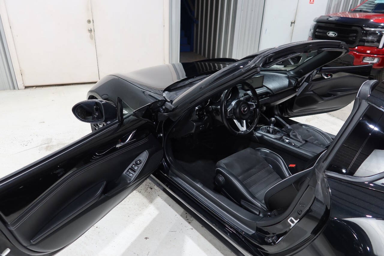 Used 2025 MAZDA MX-5 Miata RF Club RWD image 15