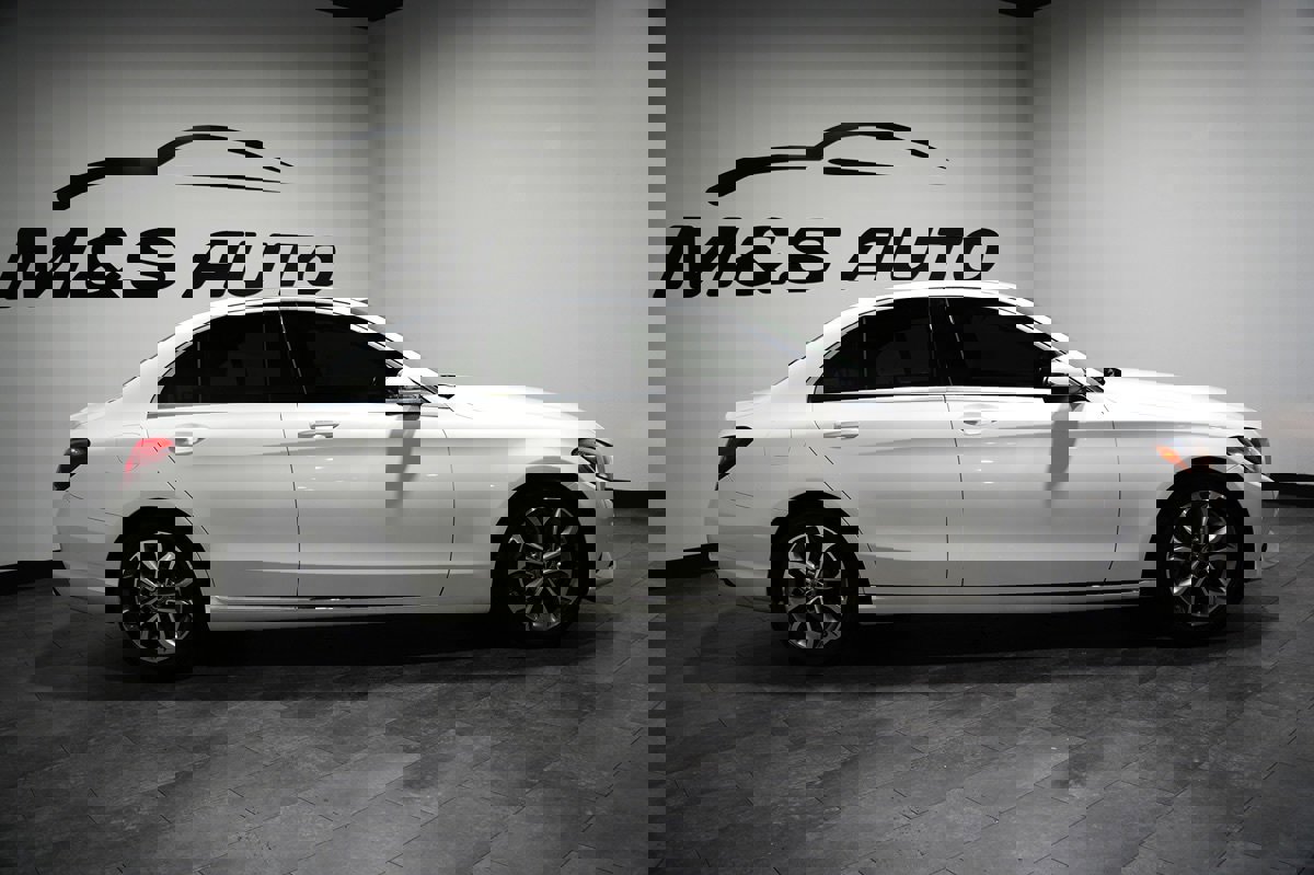 Used 2017 Mercedes-Benz C 300 Sedan image 5