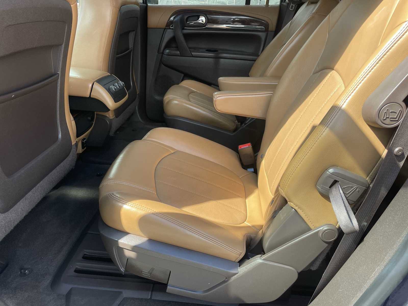 Used 2015 Buick Enclave Leather image 9