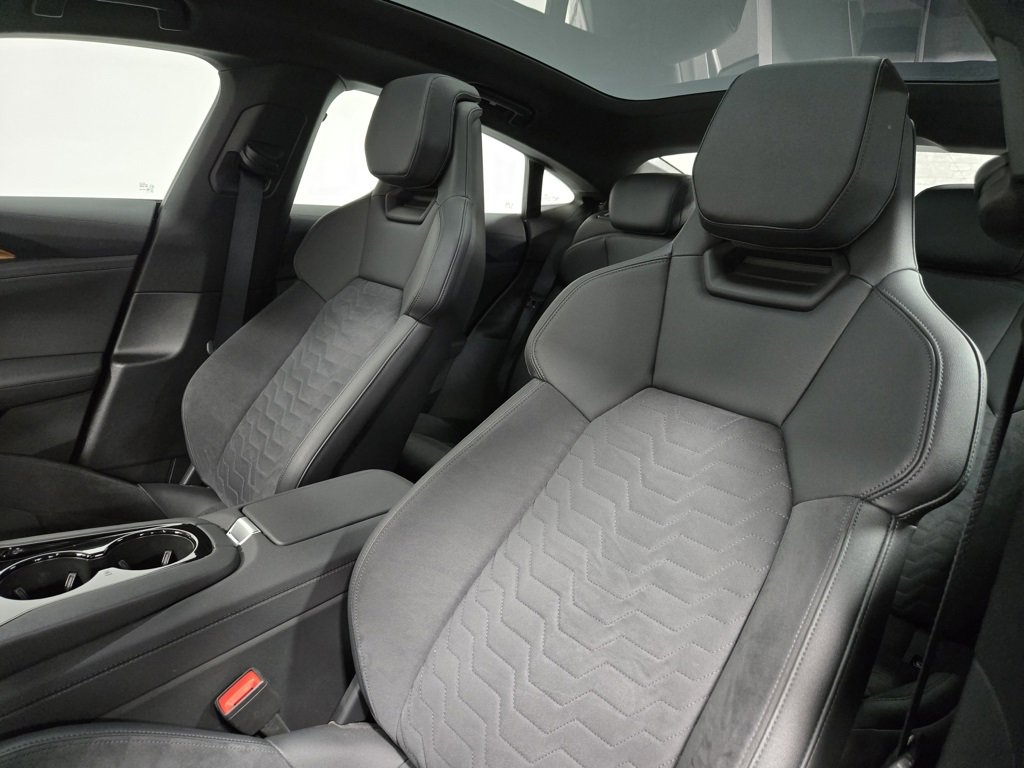 Used 2022 Audi e-tron GT Premium Plus image 12