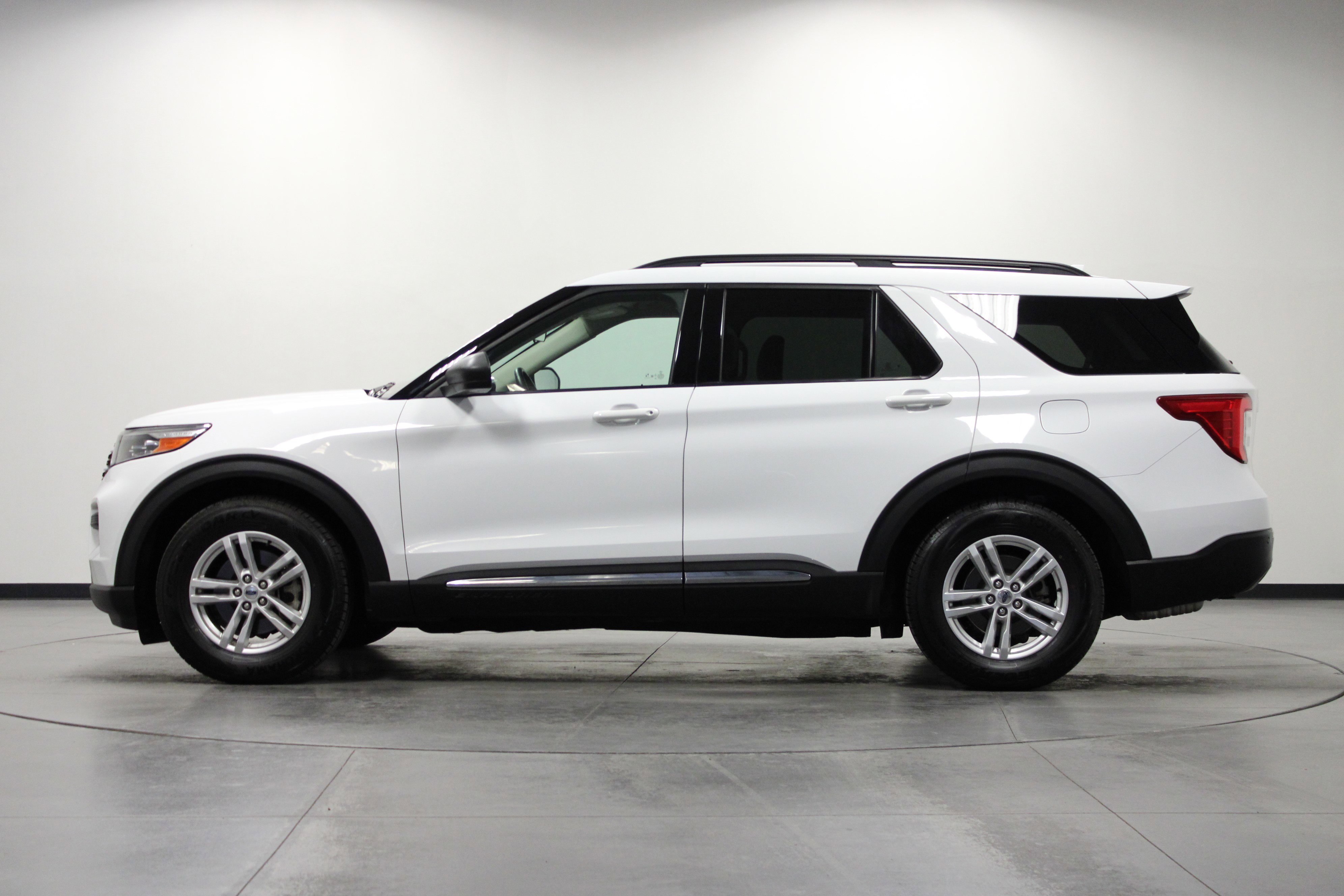 Used 2020 Ford Explorer XLT image 7