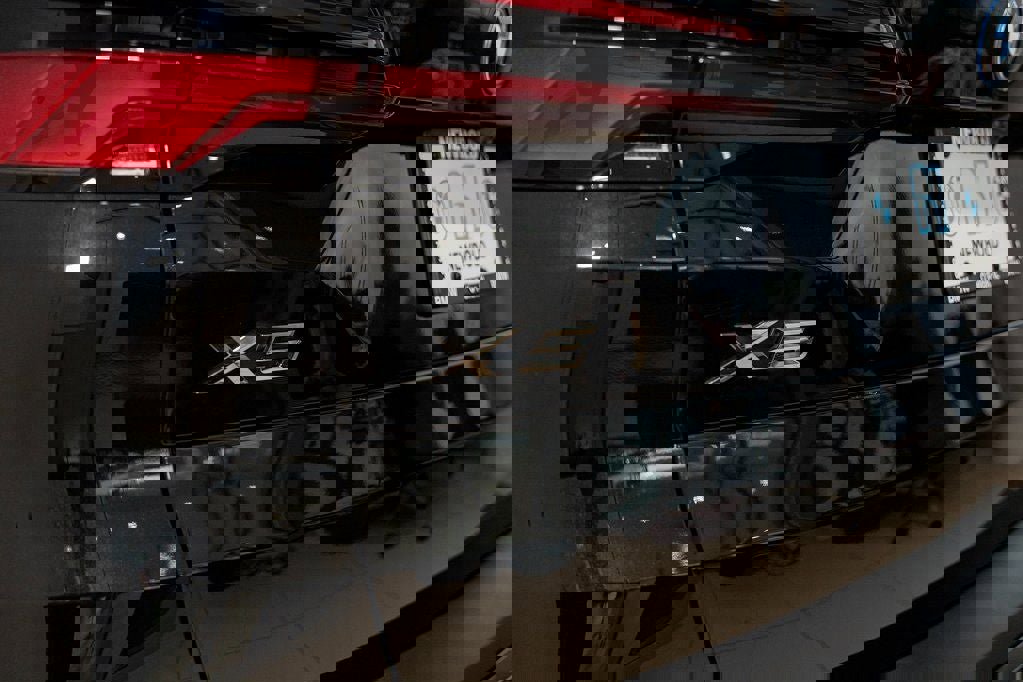 New 2026 BMW X5 xDrive50e w/ Premium Package image 10