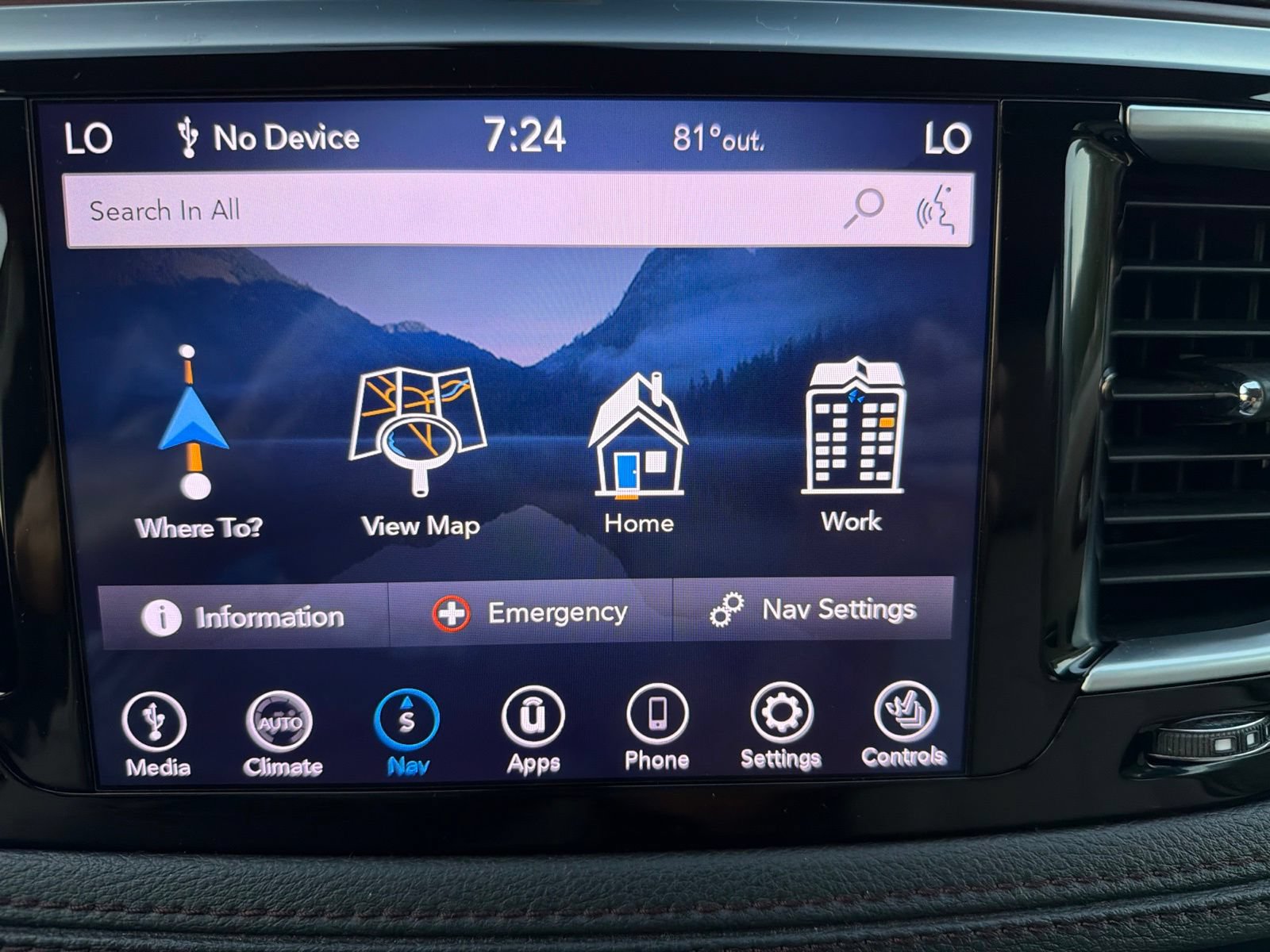 Used 2020 Chrysler Pacifica Limited FWD image 21