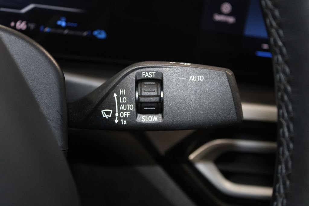 Used 2024 BMW 330e image 38