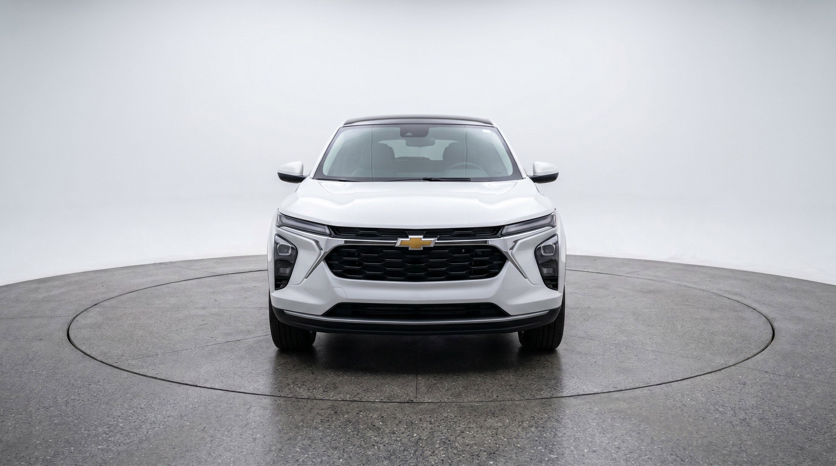 Used 2025 Chevrolet Trax LT FWD image 2