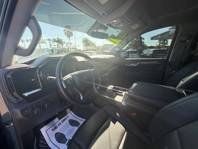 Used 2025 Chevrolet Silverado 1500 LT Trail Boss w/ Convenience Package II AWD/4WD image 8
