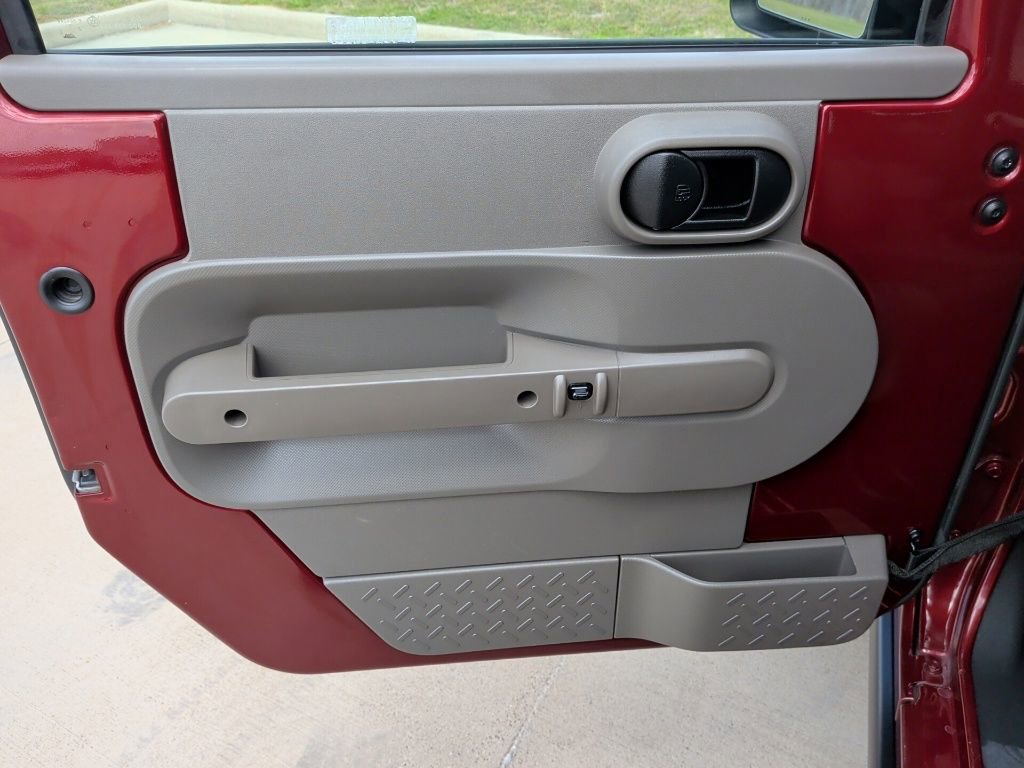 Used 2010 Jeep Wrangler Unlimited Rubicon w/ Dual Top Group image 10