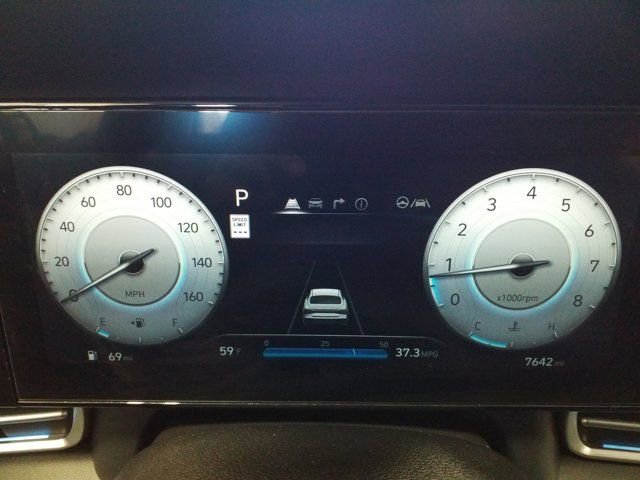 Certified 2025 Hyundai Elantra SEL w/ Cargo Package image 9