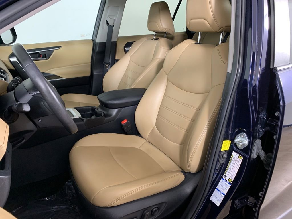 Used 2021 Toyota RAV4 XLE Premium AWD/4WD image 29