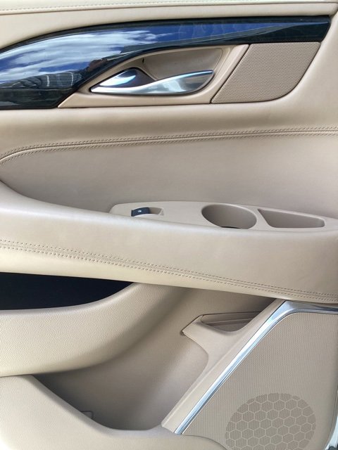 Used 2018 Cadillac Escalade Platinum image 40