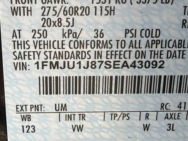 Used 2025 Ford Expedition Active AWD/4WD image 35