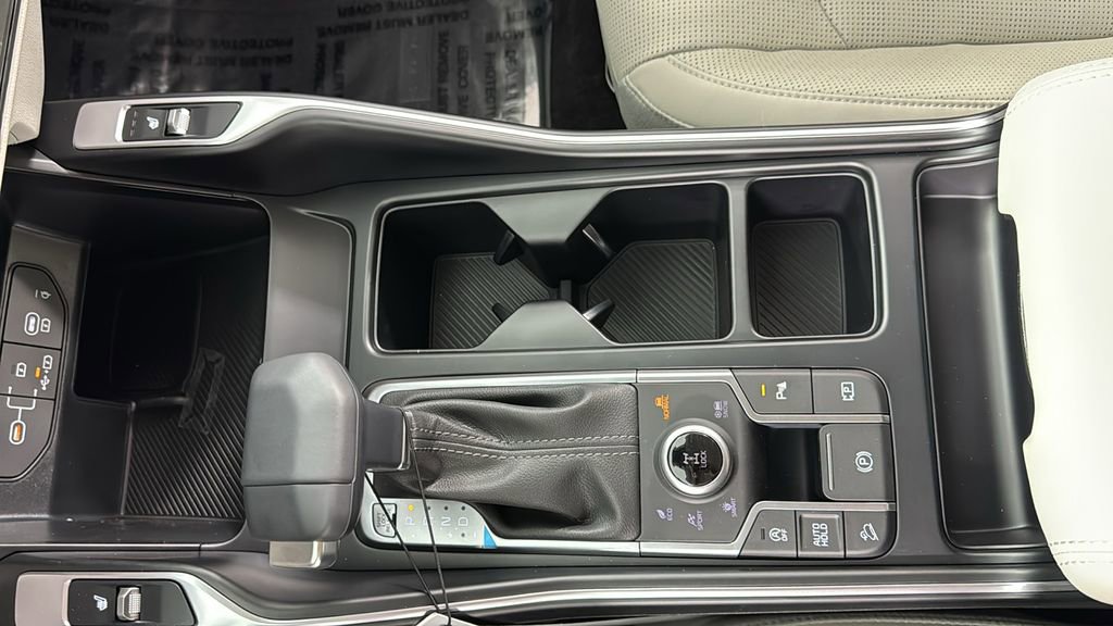 Used 2025 Kia Sorento S image 29