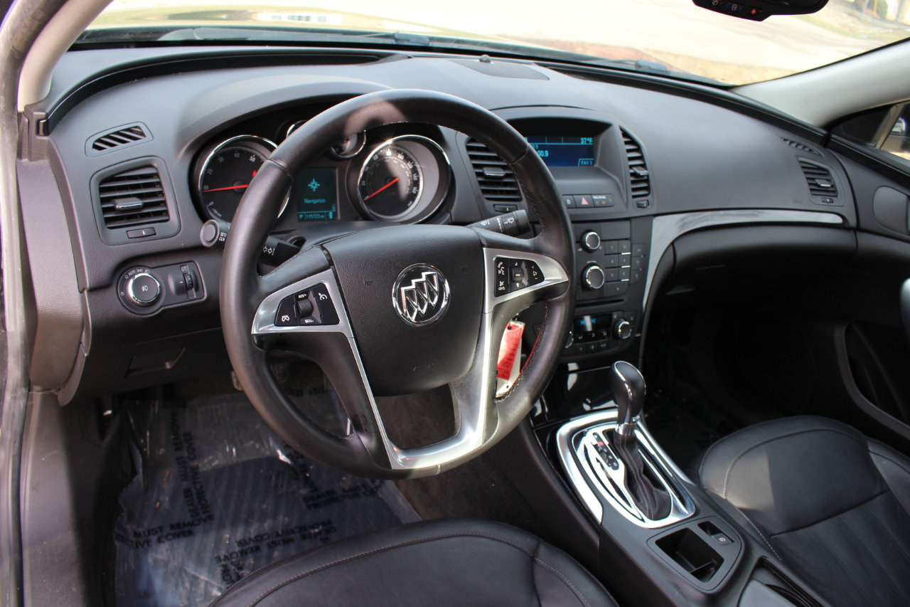 Used 2012 Buick Regal Leather image 18