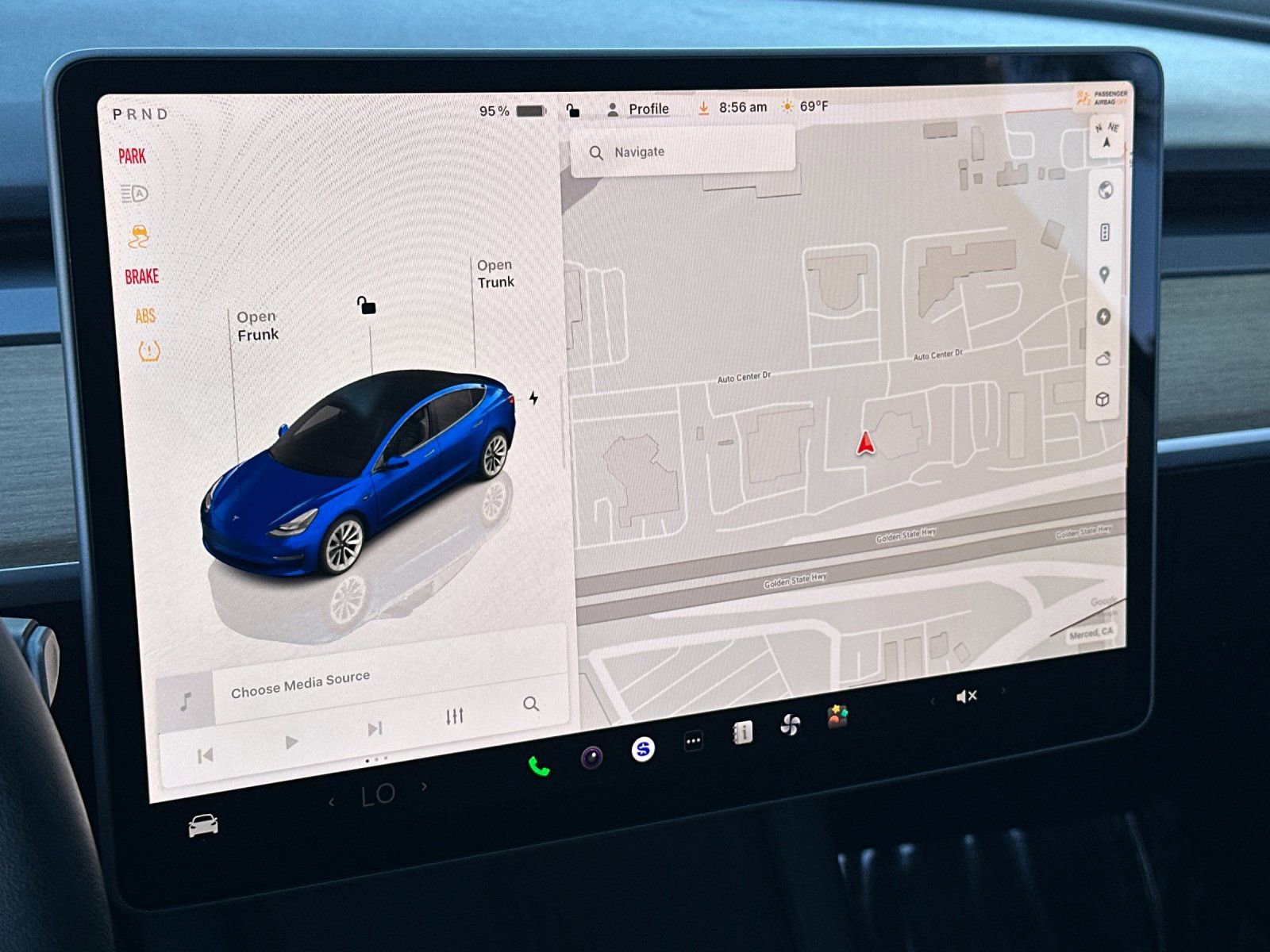 Used 2023 Tesla Model 3 Standard Range image 17