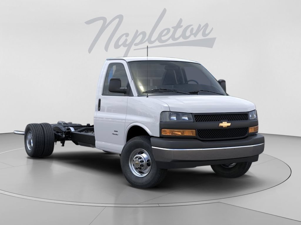 New 2026 Chevrolet Express 4500 w/ Power Convenience Package RWD image 2