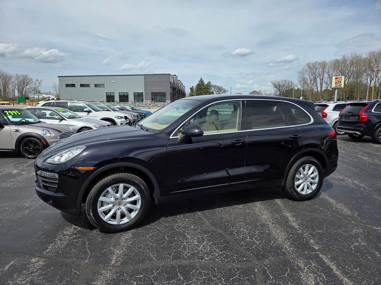 Used 2011 Porsche Cayenne S AWD/4WD image 2