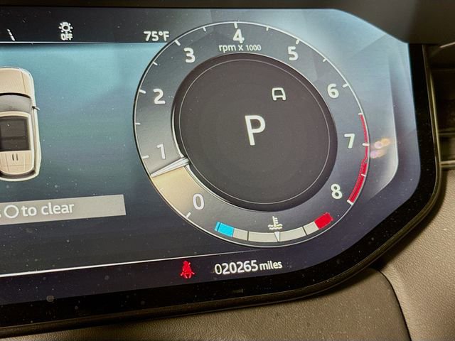 Certified 2025 Land Rover Range Rover SE image 13