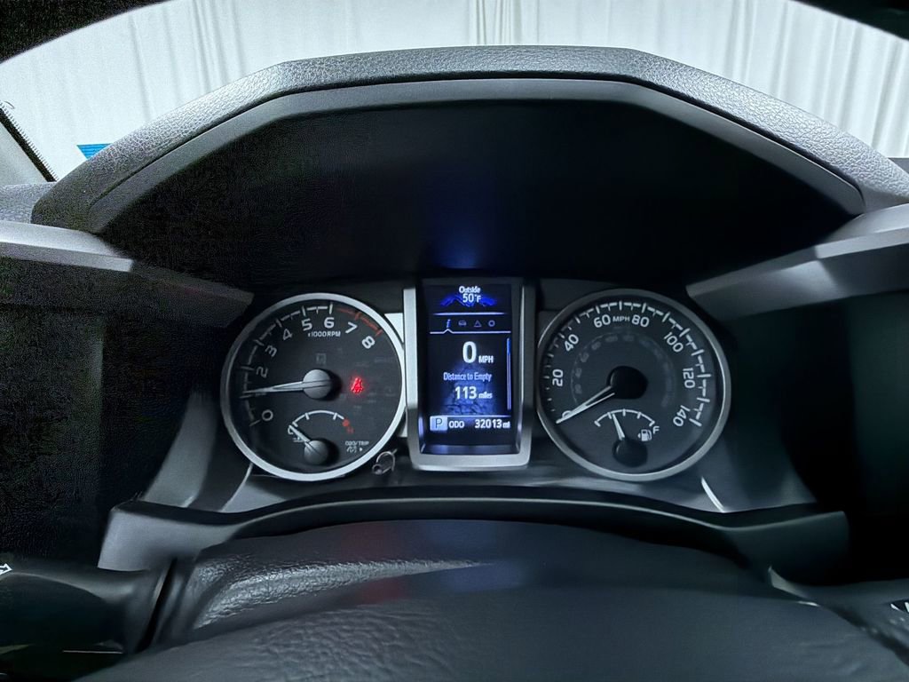 Used 2023 Toyota Tacoma SR5 AWD/4WD image 11