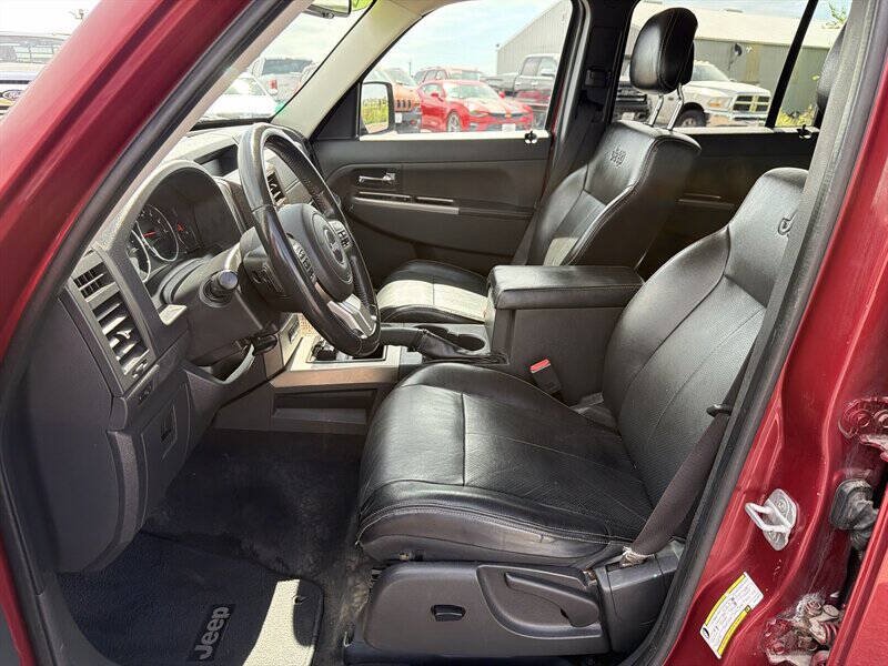 Used 2012 Jeep Liberty Limited Jet w/ Comfort/Convenience Group AWD/4WD image 11