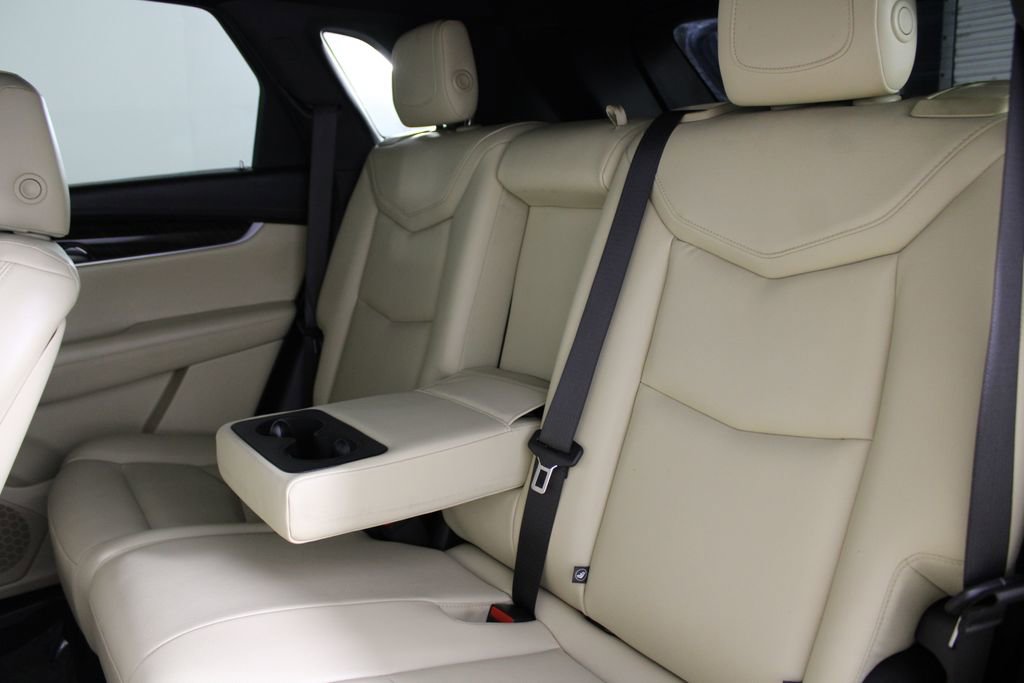 Used 2018 Cadillac XT5 FWD w/ LPO, Wheel Lock Package image 19