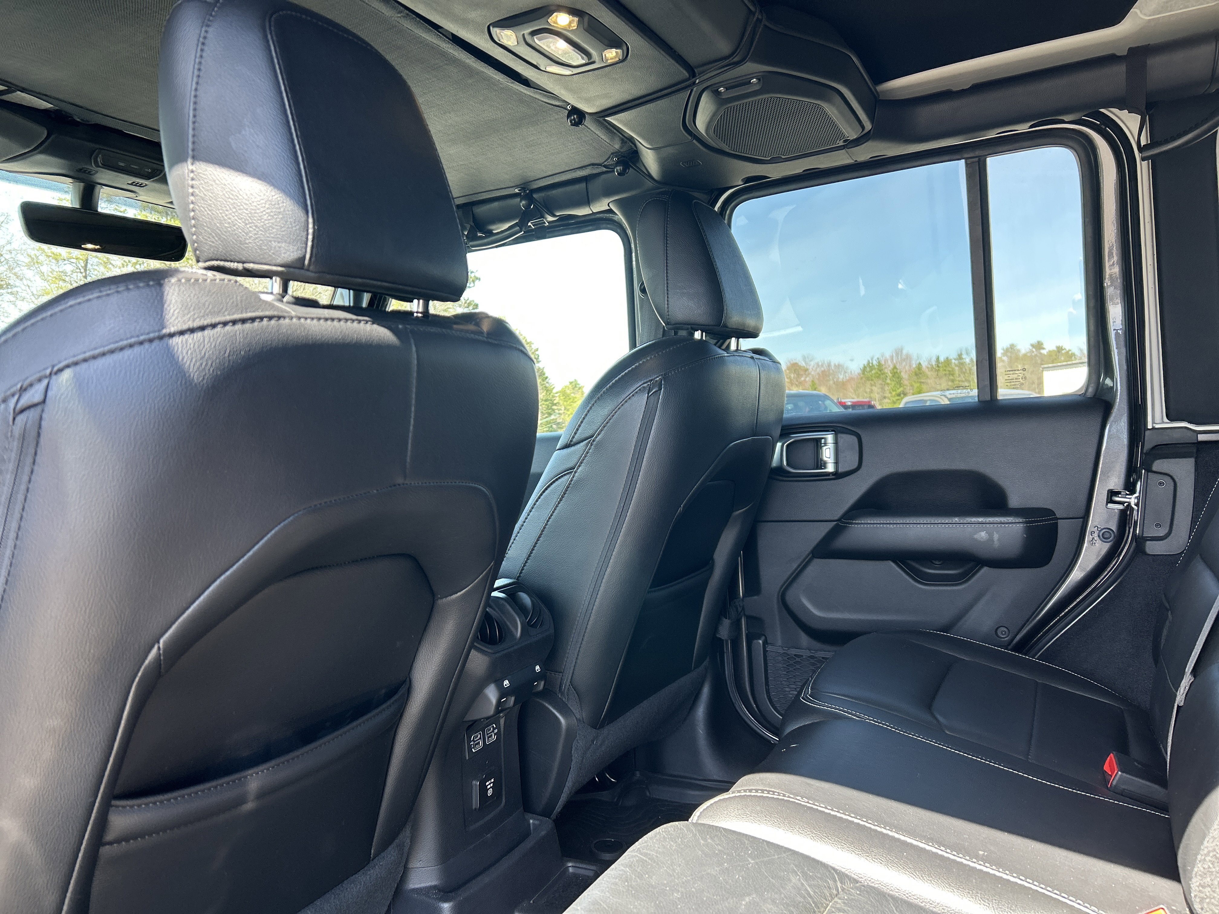 Used 2019 Jeep Wrangler Unlimited Sahara w/ Quick Order Package 24M Moab image 10