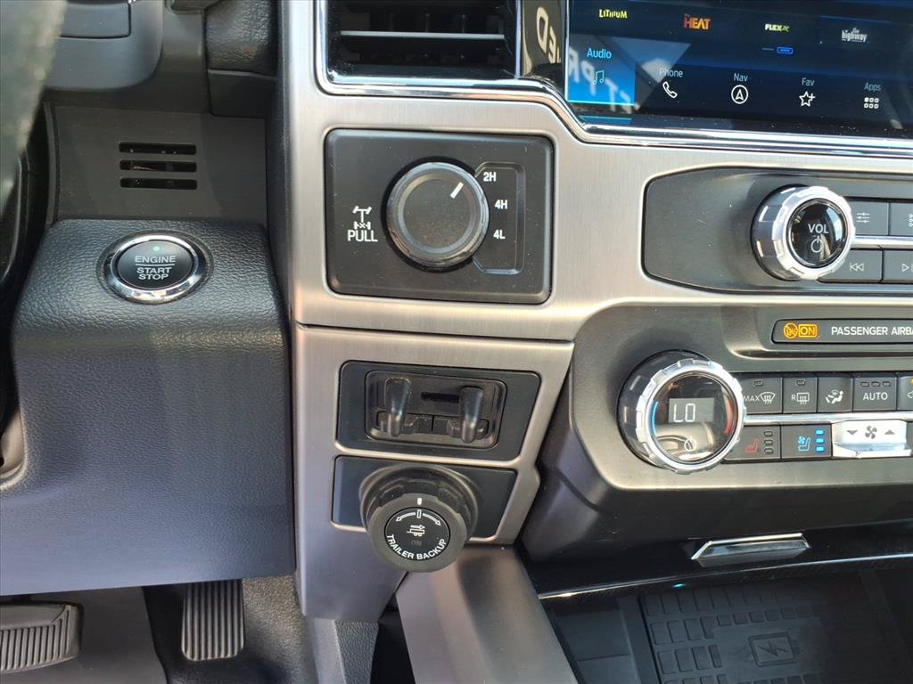 Used 2022 Ford F350 Platinum w/ Tremor Off-Road Package AWD/4WD image 16
