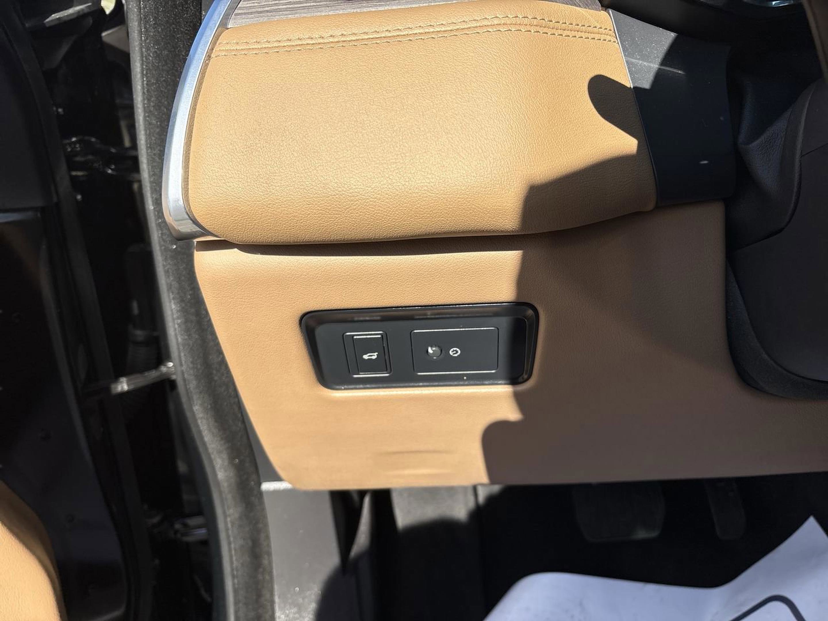 Used 2022 Jaguar F-PACE S AWD/4WD image 14