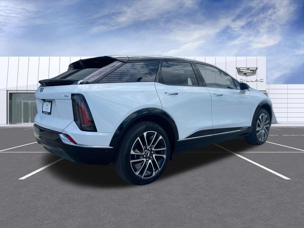 New 2027 Cadillac Optiq Sport w/ LPO, Floor Liner Package AWD/4WD image 8